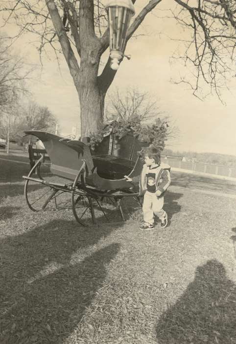 Children, history of Iowa, Waverly Public Library, Waverly, IA, Holidays, Iowa, garland, sleigh, Iowa History, correct date needed