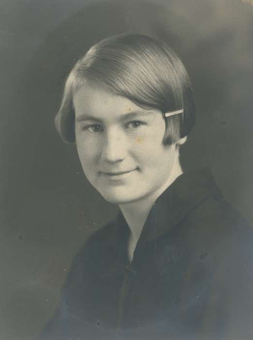 Portraits - Individual, Waverly Public Library, Iowa History, young woman, Children, Iowa, history of Iowa