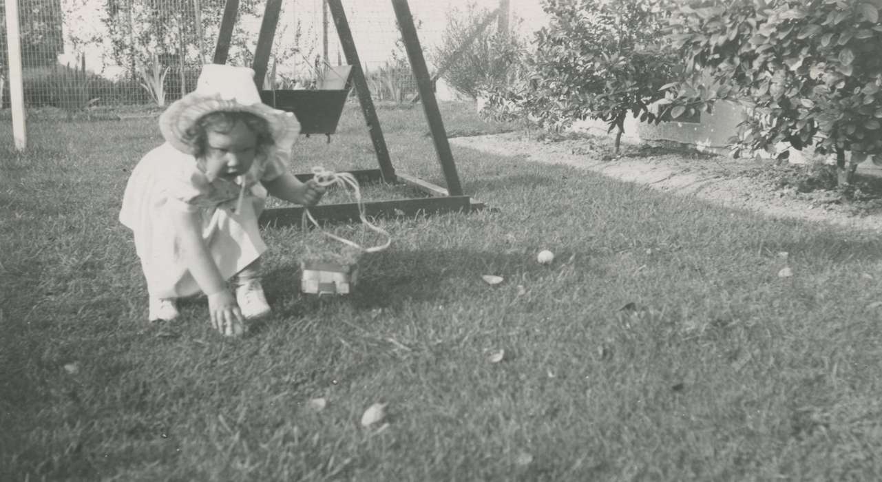 IA, easter eggs, Kastendick, C.J., Iowa, bonnet, Children, easter basket, history of Iowa, Holidays, Iowa History, easter