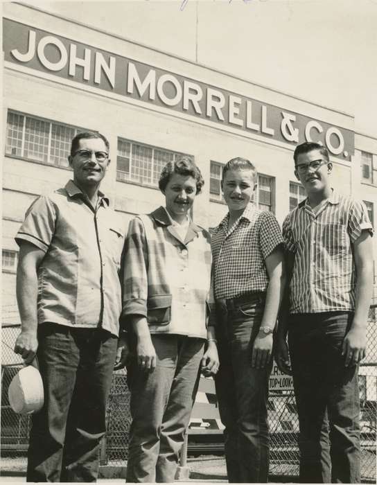 Portraits - Group, Ottumwa, IA, Smith, Diane, Iowa History, Iowa, history of Iowa, Businesses and Factories