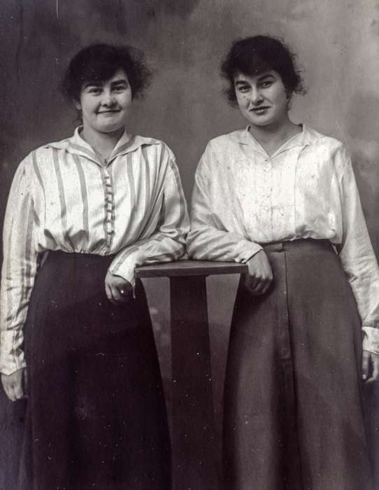 Portraits - Group, history of Iowa, Iowa History, Families, Anamosa Library & Learning Center, Iowa, Anamosa, IA, sister