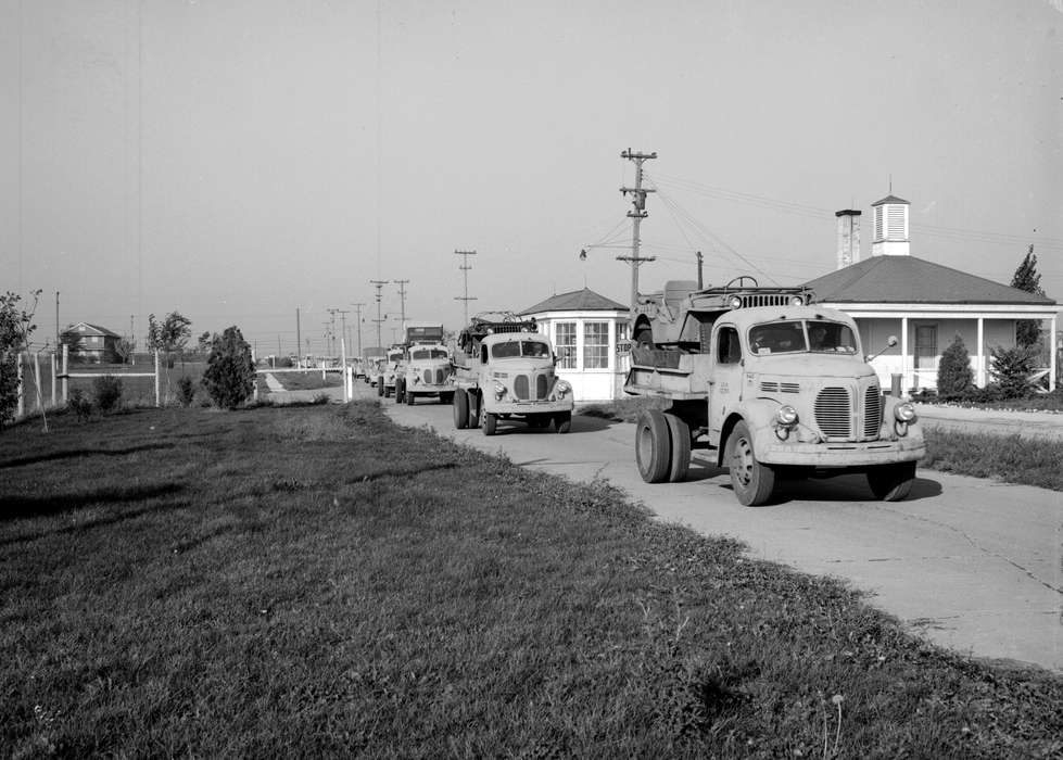 Ottumwa, IA, truck, Lemberger, LeAnn, history of Iowa, navy, Motorized Vehicles, Iowa, Military and Veterans, Iowa History