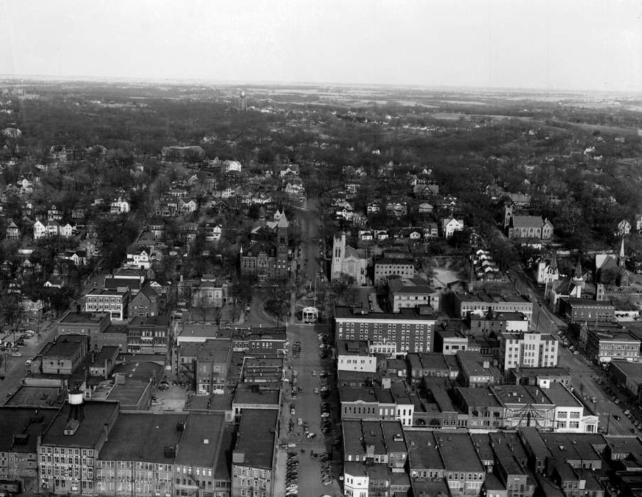 Businesses and Factories, Cities and Towns, Iowa History, Iowa, building, Lemberger, LeAnn, road, Ottumwa, IA, town square, Aerial Shots, street, Homes, history of Iowa