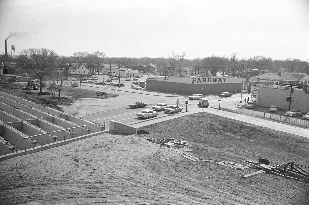 Ottumwa, IA, history of Iowa, Lemberger, LeAnn, Motorized Vehicles, Main Streets & Town Squares, Iowa, Cities and Towns, fareway, Businesses and Factories, Iowa History