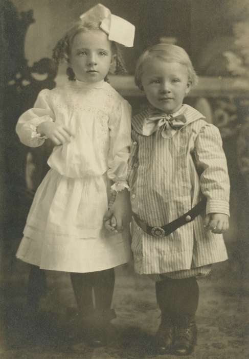 Portraits - Group, history of Iowa, Iowa History, IA, Elbert, Jim, siblings, Iowa, Children