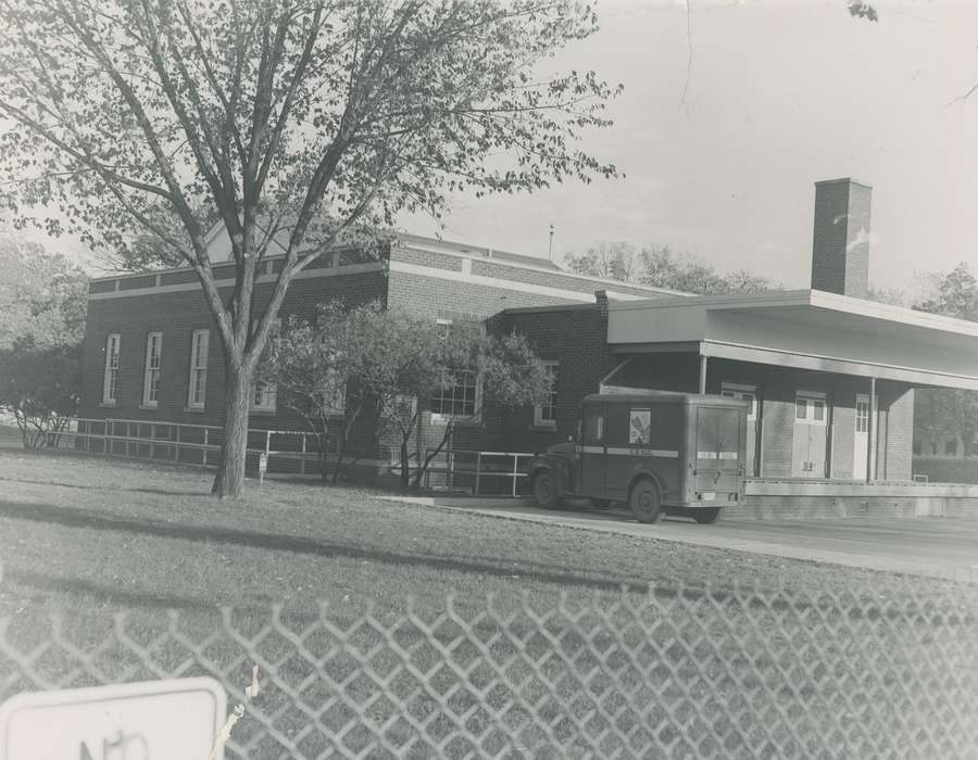 history of Iowa, mail truck, chain link fence, Businesses and Factories, Waverly Public Library, Iowa, Motorized Vehicles, loading dock, Iowa History, correct date needed, post office