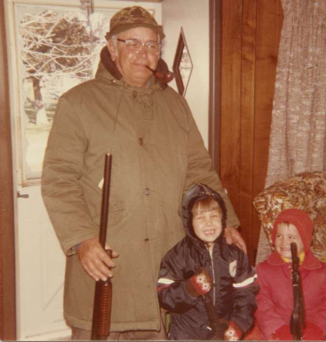 Portraits - Group, Yezek, Peter, Children, Iowa History, Iowa, pipe, USA, hunting, Outdoor Recreation, gun, smile, history of Iowa