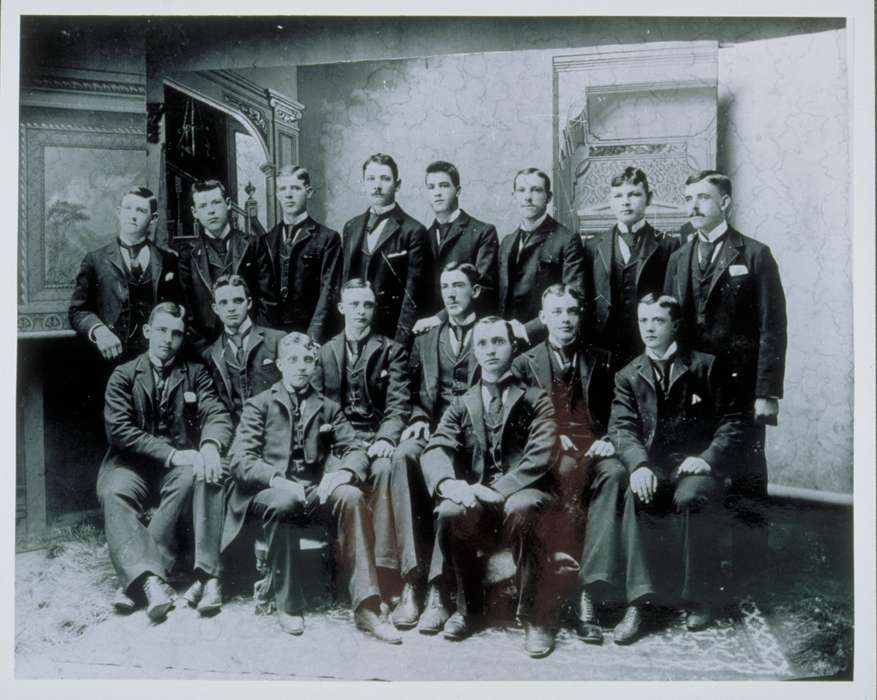 men, Iowa, Storrs, CT, tie, student, Archives & Special Collections, University of Connecticut Library, history of Iowa, class, Iowa History