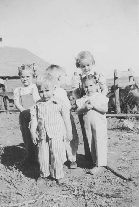 Portraits - Group, Iowa, Sibley, IA, Children, toddler, Kellen, Catherine, Farms, history of Iowa, Iowa History