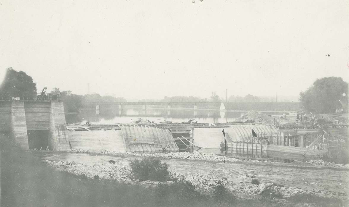history of Iowa, Iowa History, Lakes, Rivers, and Streams, Waverly, IA, cedar river, train bridge, Iowa, Landscapes, Waverly Public Library, dam