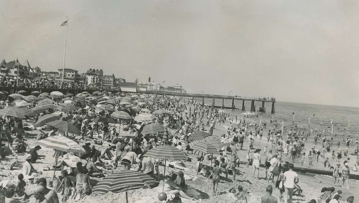 Iowa History, Lakes, Rivers, and Streams, dock, Iowa, crowd, ocean, beach, NJ, flag, McMurray, Doug, Travel, umbrella, Leisure, history of Iowa