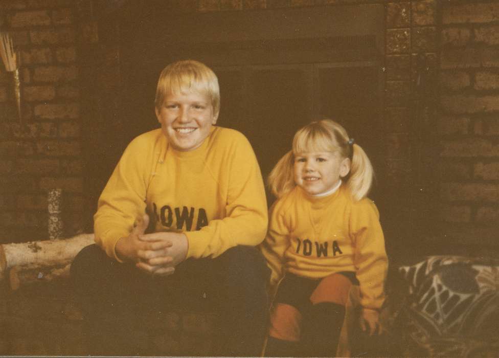 Portraits - Group, hawkeye, history of Iowa, Iowa History, Reinbeck, IA, fireplace, siblings, Iowa, Homes, pigtails, Children, East, Lindsey
