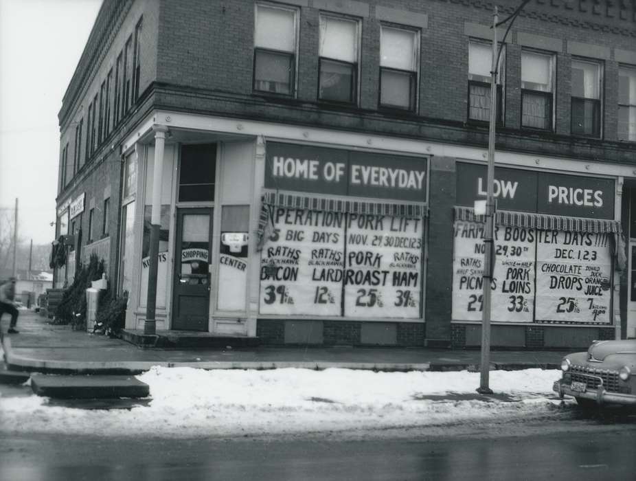 history of Iowa, Businesses and Factories, grocery store, brick street, Main Streets & Town Squares, mainstreet, Iowa, Waverly Public Library, street, Iowa History, Cities and Towns, street light