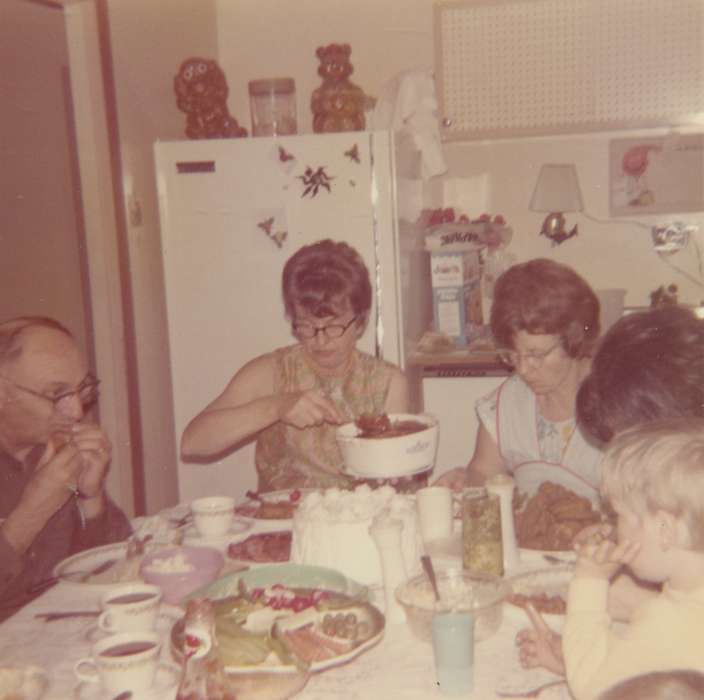 Toledo, IA, history of Iowa, Iowa History, Families, dinner, Iowa, Homes, Food and Meals, Cech, Mary