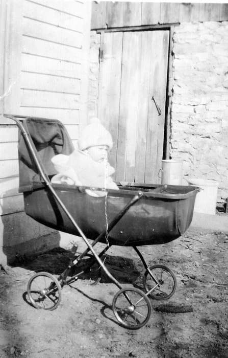 history of Iowa, Iowa History, Durr, Elizabeth, baby carriage, Independence, IA, Iowa, Children, baby