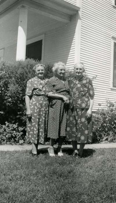 Portraits - Group, Cedar Falls, IA, house, Walker, Erik, Iowa History, Iowa, history of Iowa