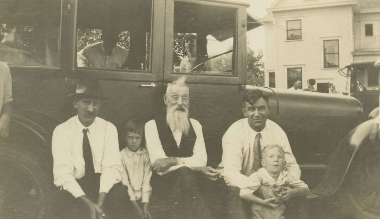 Motorized Vehicles, children, Iowa History, Iowa, history of Iowa, Portraits - Group, Whittemore, IA, Elbert, Jim, car, Families