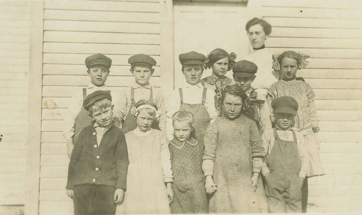 Portraits - Group, Owen, Jeff, history of Iowa, Iowa History, braids, Monticello, IA, Iowa, pageboy hat, Children