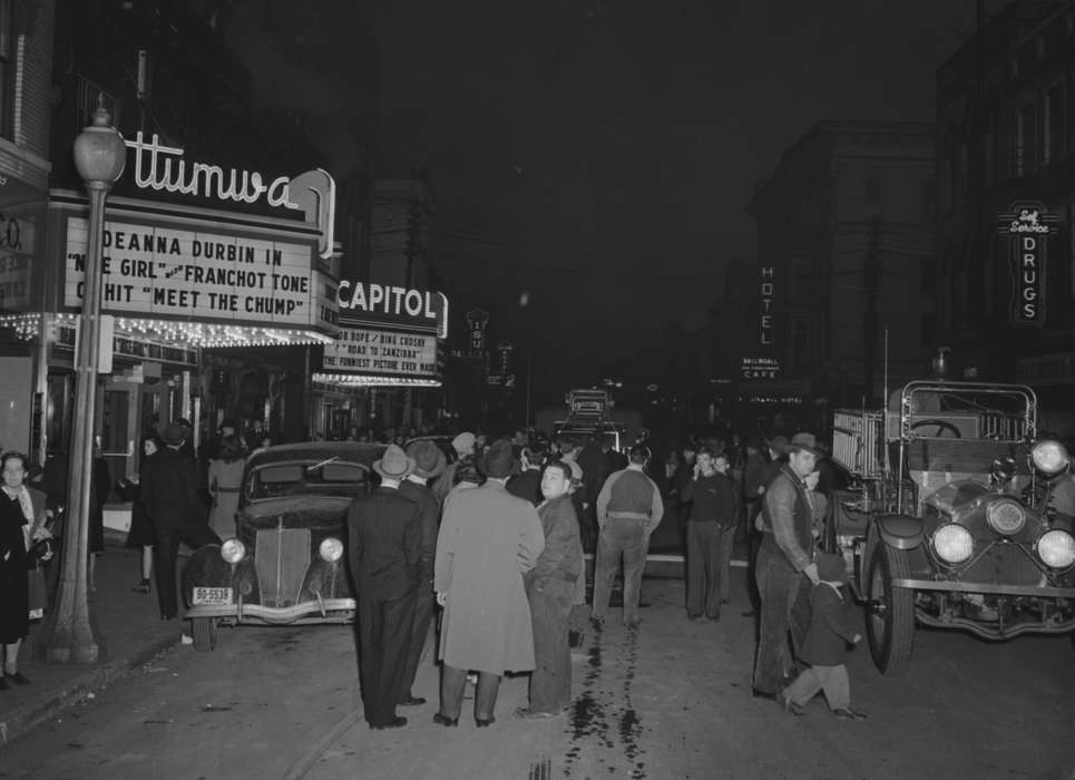 Ottumwa, IA, movie theater, history of Iowa, Lemberger, LeAnn, theatre, crowd, Main Streets & Town Squares, Iowa, Cities and Towns, fire, firefighter, Iowa History