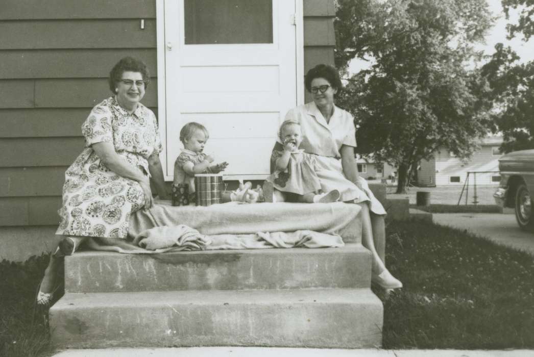 Iowa History, Iowa, baby, Families, Whitfield, Carla & Richard, Homes, Hiawatha, IA, Children, history of Iowa