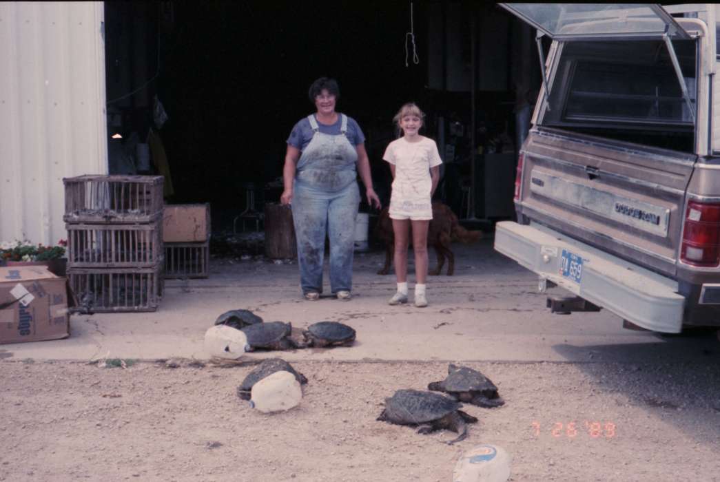 Grassi, Connie, history of Iowa, Iowa History, Animals, cage, turtle, Iowa, Outdoor Recreation, Anamosa, IA, overalls