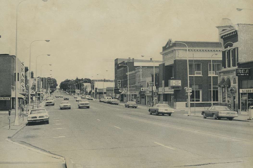 history of Iowa, Businesses and Factories, Waverly, IA, Waverly Public Library, Main Streets & Town Squares, Iowa, car, Motorized Vehicles, sears, Iowa History, correct date needed, Cities and Towns