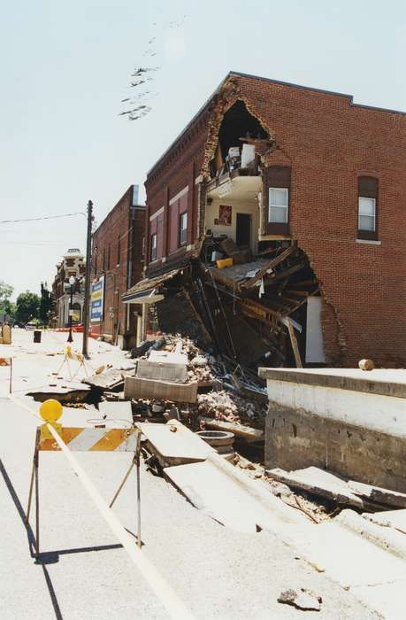 Floods, concrete, Iowa History, history of Iowa, brick, Wrecks, Businesses and Factories, Waverly, IA, collapse, Iowa, Cities and Towns, Homes, Waverly Public Library
