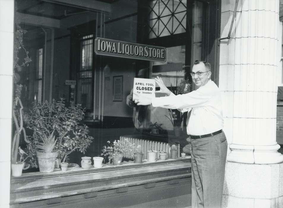 Main Streets & Town Squares, history of Iowa, Iowa History, storefront, Businesses and Factories, man, Iowa, Cities and Towns, liquor store, Waverly Public Library
