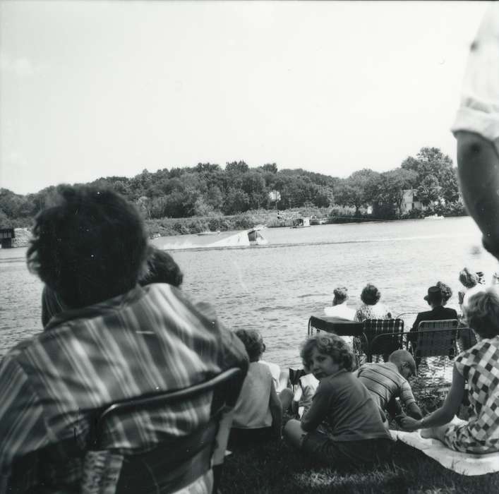 lake, Iowa History, history of Iowa, water skiing, crowd, Iowa, Outdoor Recreation, Waverly Public Library