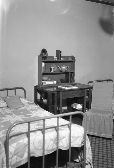 Cedar Falls, IA, history of Iowa, Iowa History, uni, iowa state teachers college, bed, chair, UNI Special Collections & University Archives, Iowa, dorm room, Schools and Education, university of northern iowa