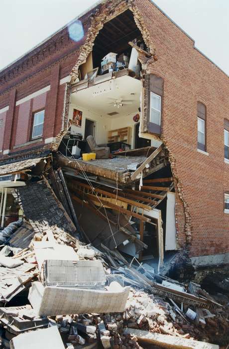 concrete, Waverly, IA, Floods, Homes, history of Iowa, Wrecks, brick, collapse, Iowa, living room, Waverly Public Library, Businesses and Factories, Iowa History