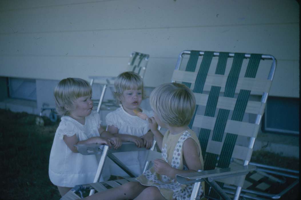 twins, Food and Meals, IA, Iowa, lawn chair, popsicle, Leisure, Children, Mitchell, LaVonne, history of Iowa, Iowa History