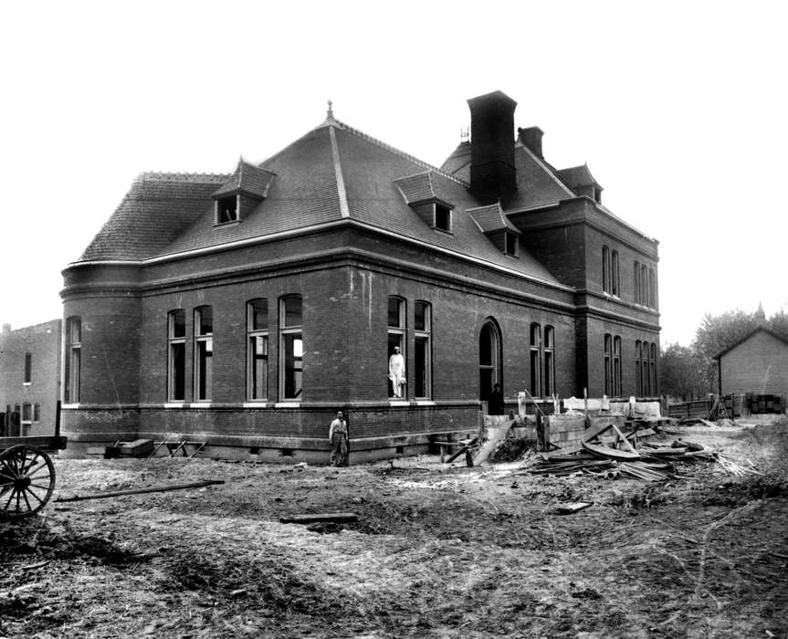 Portraits - Group, Iowa, construction, government building, roof, Lemberger, LeAnn, Cities and Towns, Ottumwa, IA, history of Iowa, Iowa History