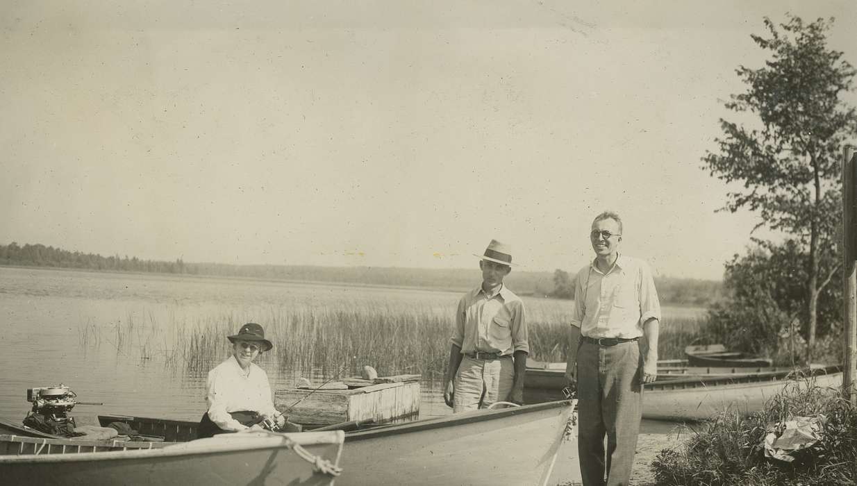 Travel, history of Iowa, Iowa History, boats, Inguadona, MN, Lakes, Rivers, and Streams, fishing, river, Iowa, McMurray, Doug