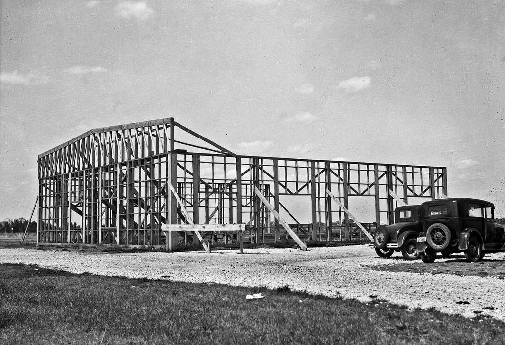 airport, history of Iowa, Iowa History, Ottumwa, IA, Motorized Vehicles, airplane, Iowa, Lemberger, LeAnn, construction