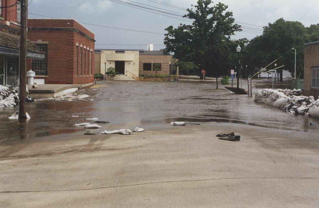 Cities and Towns, Floods, city hall, sandbag, main street, Waverly Public Library, Main Streets & Town Squares, street, Iowa, water, history of Iowa, Iowa History, Businesses and Factories, Waverly, IA