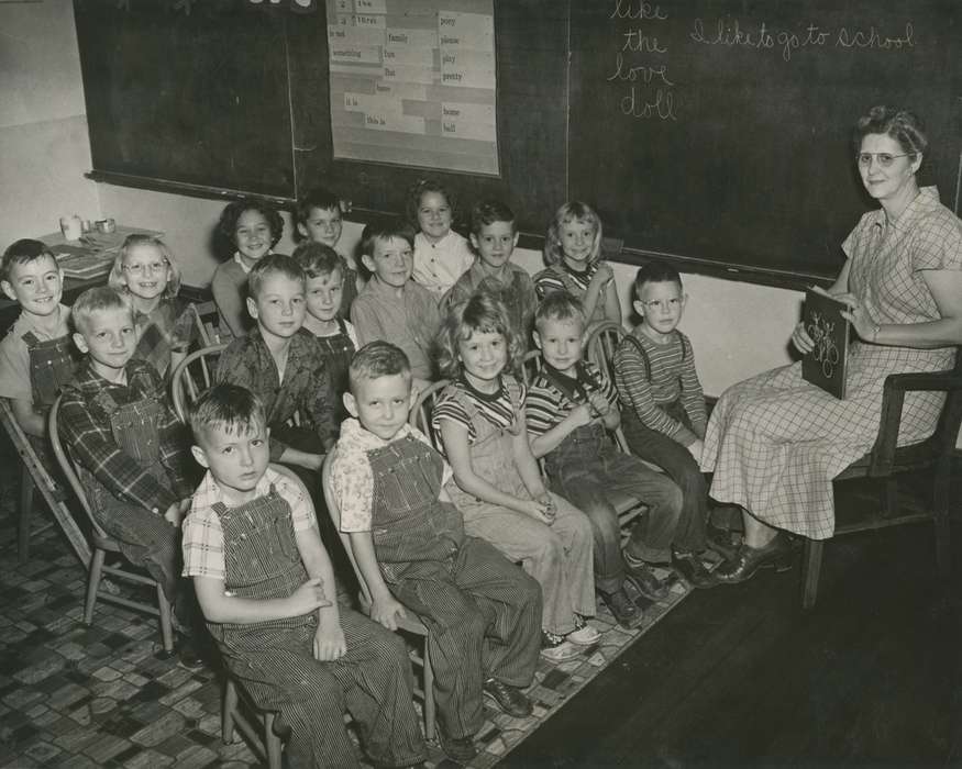 chalkboard, teacher, history of Iowa, class, Schools and Education, Iowa, Cech, Mary, Iowa History, Elberon, IA, Portraits - Group, school