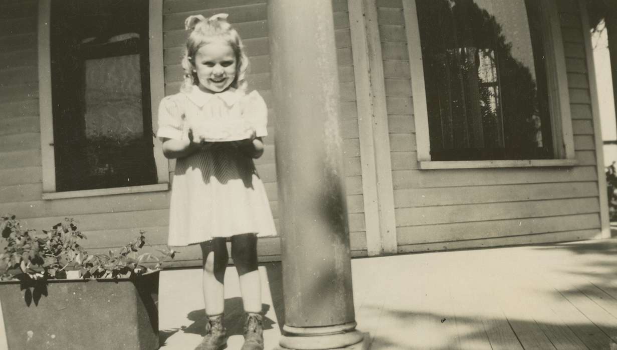 Owen, Jeff, cake, history of Iowa, Iowa History, Monticello, IA, Iowa, Food and Meals, Children, Portraits - Individual