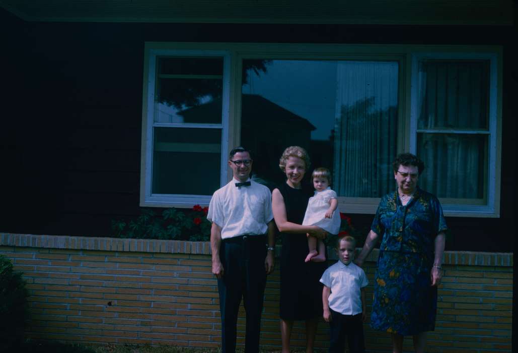 Portraits - Group, history of Iowa, Iowa History, Harken, Nichole, Families, Iowa, Homes, Children, baby