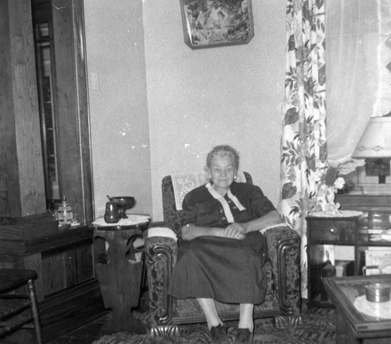 armchair, Iowa History, Iowa, history of Iowa, Portraits - Individual, Homes, Cedar Falls, IA, living room, Walker, Erik