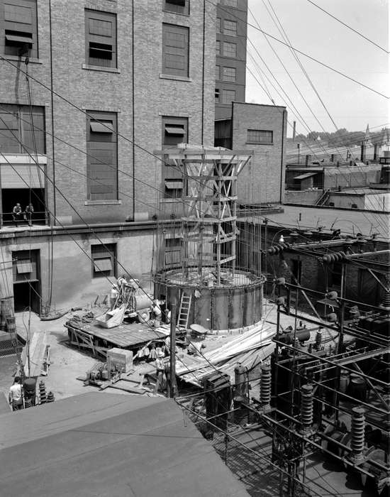 smokestack, construction, Ottumwa, IA, construction crew, history of Iowa, Lemberger, LeAnn, Iowa, Businesses and Factories, Labor and Occupations, ladder, Iowa History