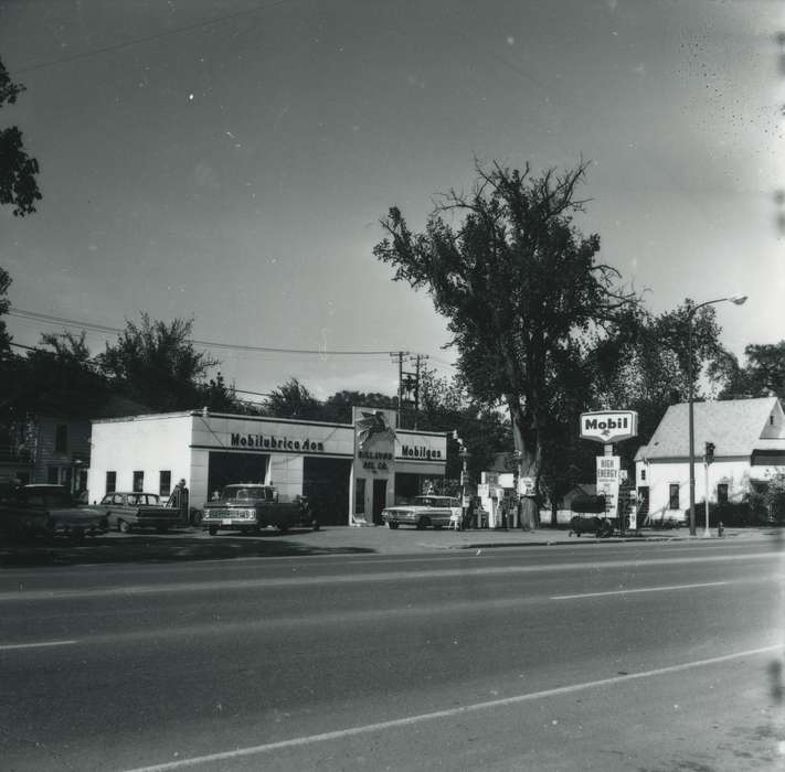 auto store, gas station, Iowa History, history of Iowa, Iowa, Businesses and Factories, Waverly Public Library