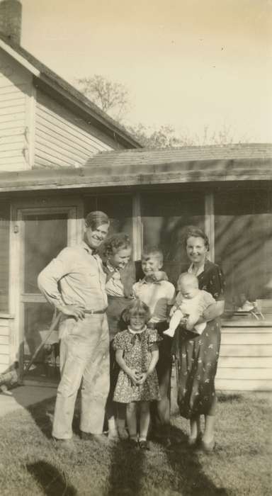 Portraits - Group, Iowa History, Iowa, Families, IA, Dean, Shirley, Children, history of Iowa