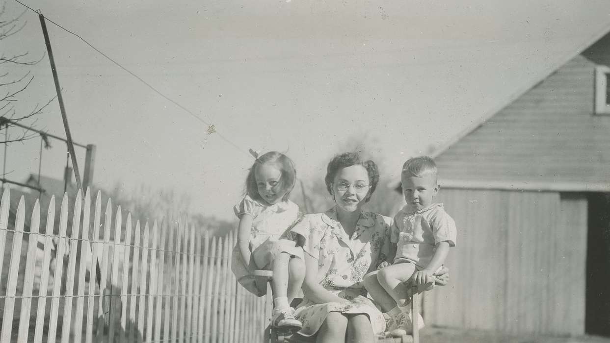 Portraits - Group, Iowa History, Iowa, Families, McMurray, Doug, Webster City, IA, Children, history of Iowa