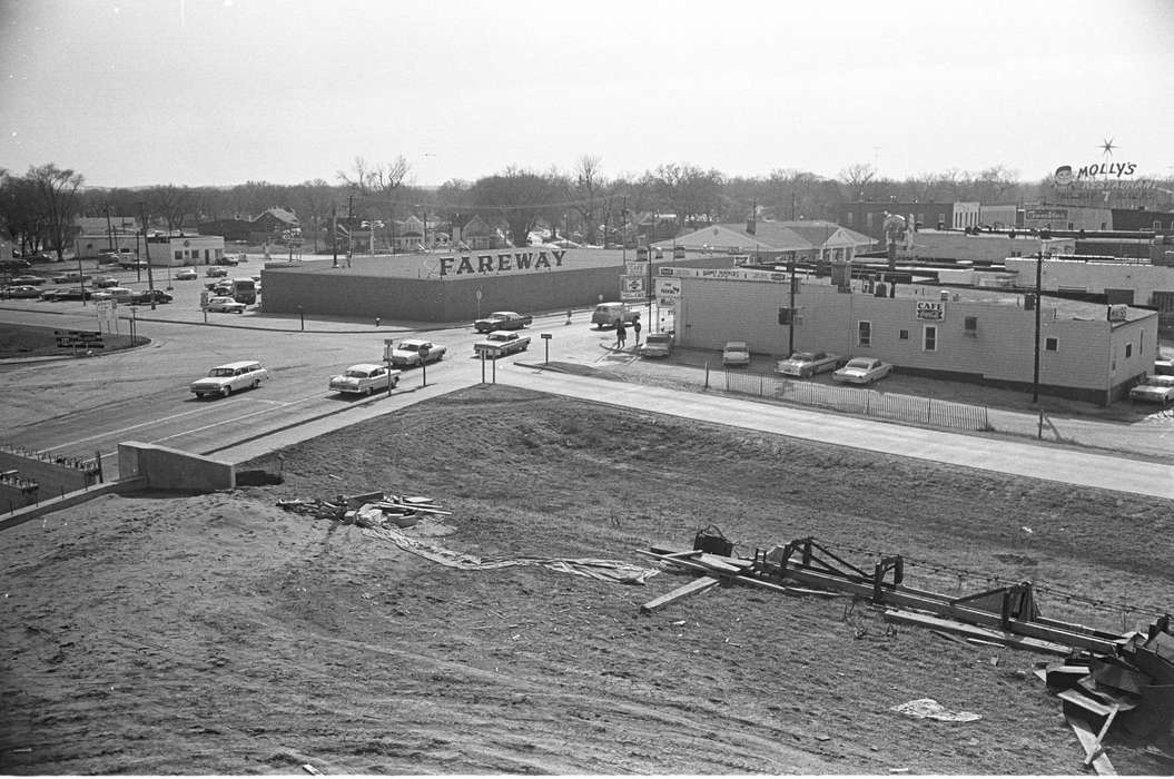 Main Streets & Town Squares, history of Iowa, Iowa History, Ottumwa, IA, Lemberger, LeAnn, Businesses and Factories, Iowa, fareway, Cities and Towns