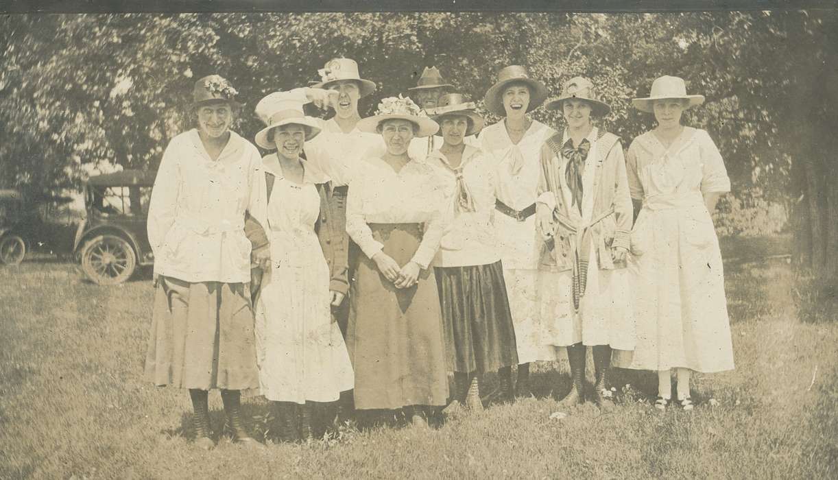 Portraits - Group, Travel, history of Iowa, Iowa History, IA, Families, bow, Motorized Vehicles, hat, fashion, Iowa, Outdoor Recreation, dress, Leisure, Neessen, Ben