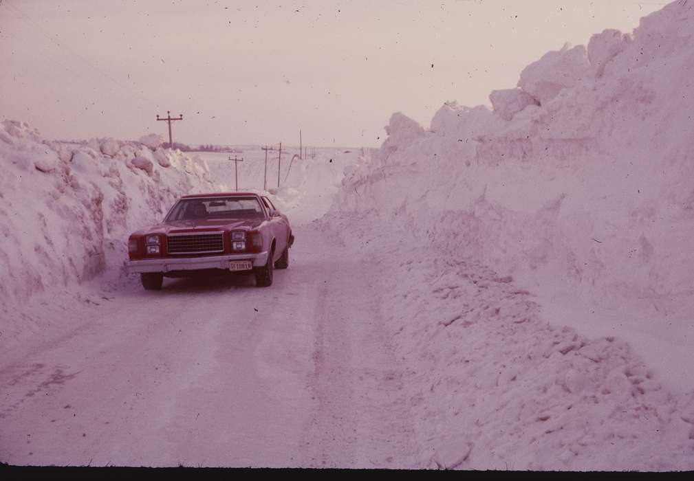 car, Iowa History, Iowa, Motorized Vehicles, Zischke, Ward, IA, snow, history of Iowa, Winter