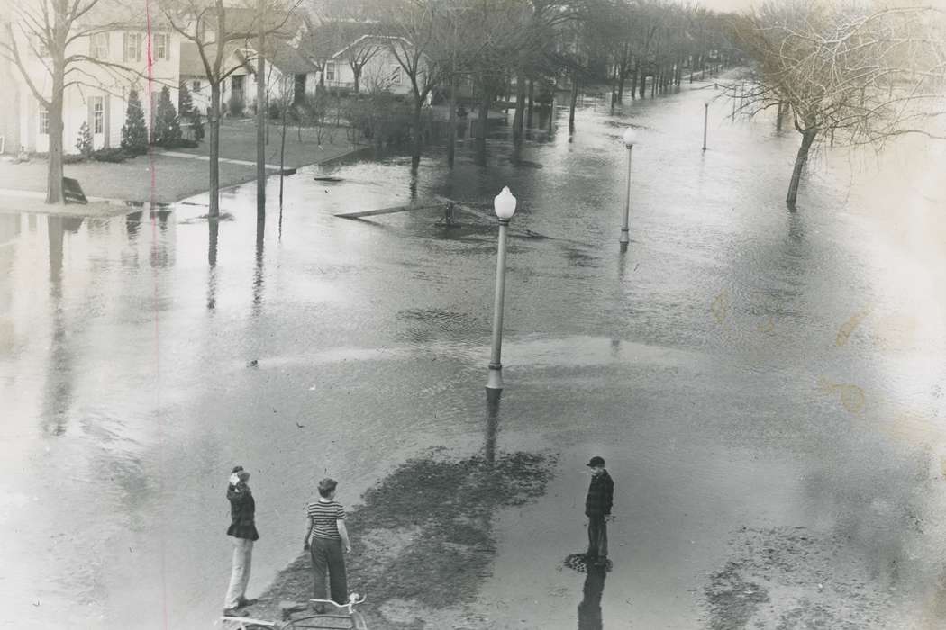 Waverly Public Library, Floods, history of Iowa, Iowa History, trees, Waverly, IA, Aerial Shots, Iowa, Cities and Towns, lightpost