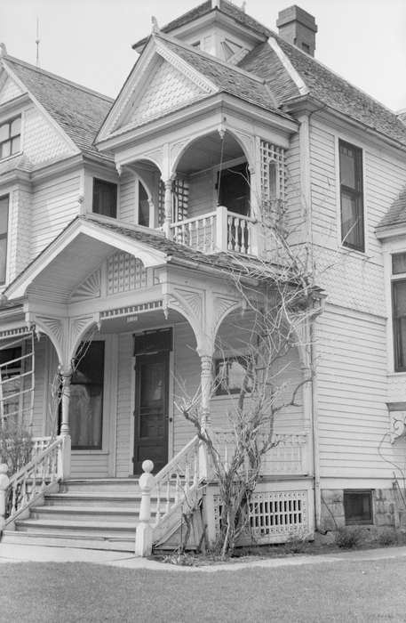 paneling, Library of Congress, history of Iowa, house, guardrail, Homes, victorian, Iowa, Iowa History, porch, moulding, Cities and Towns