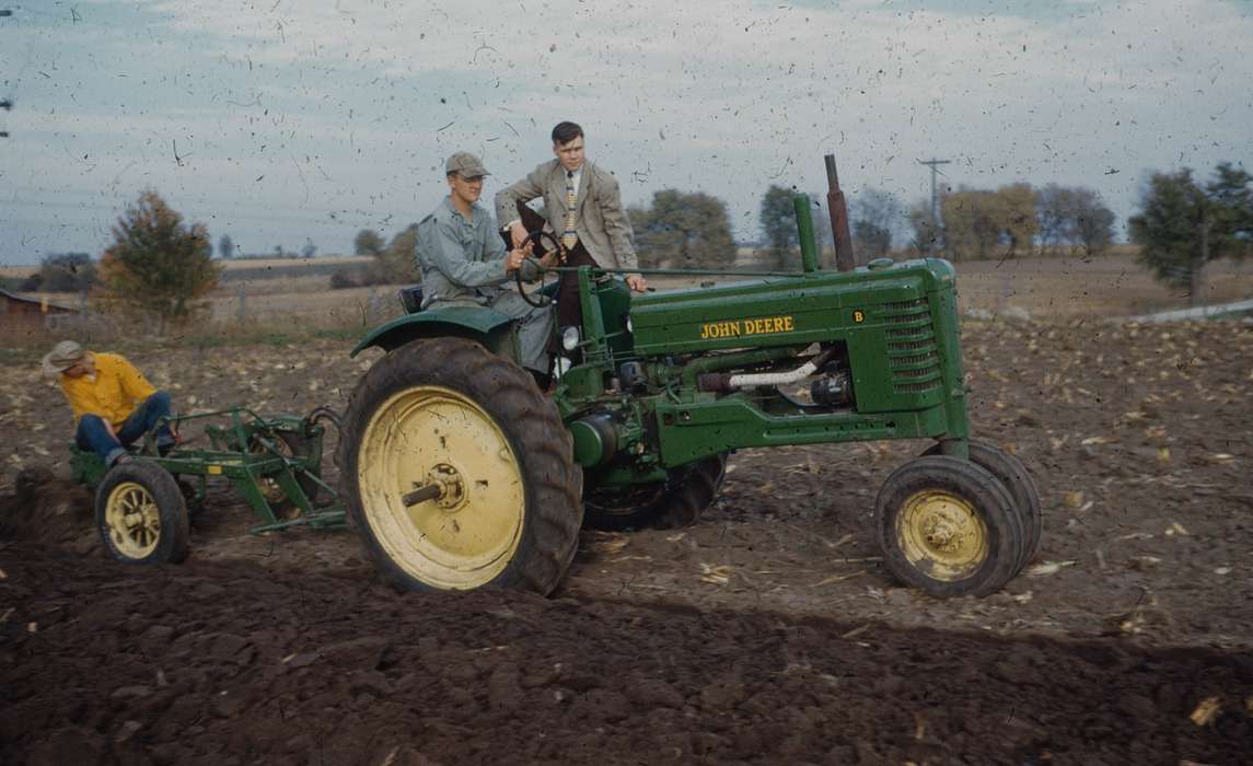 Farming Equipment, history of Iowa, Sack, Renata, Iowa History, john deere, plowing, tractor, Iowa, USA